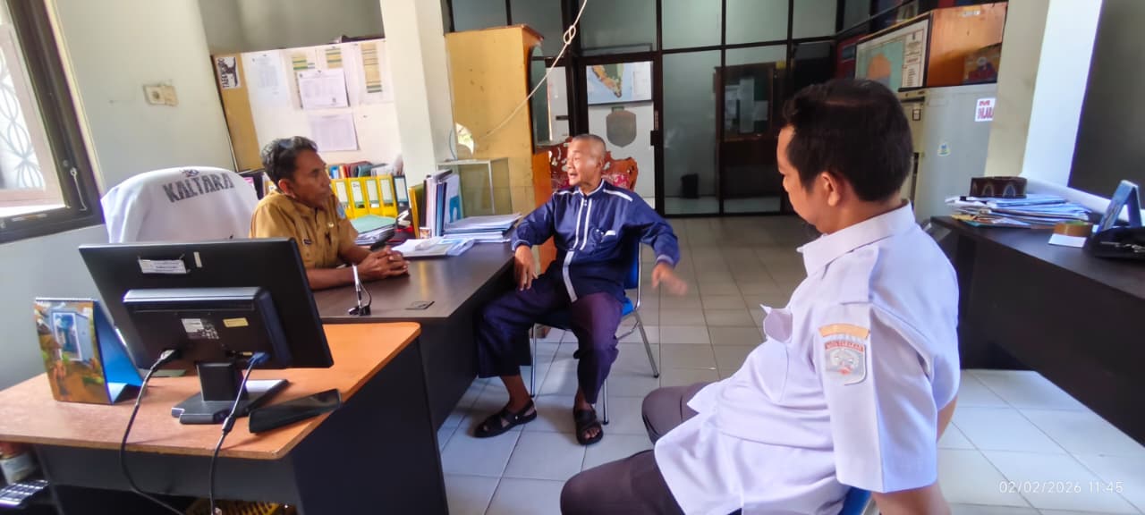 Menerima Kunjungan Tamu Terkait Lahan Kantor Kelurahan Juata Laut